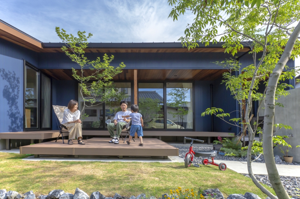 ウッドデッキがある平屋住宅
