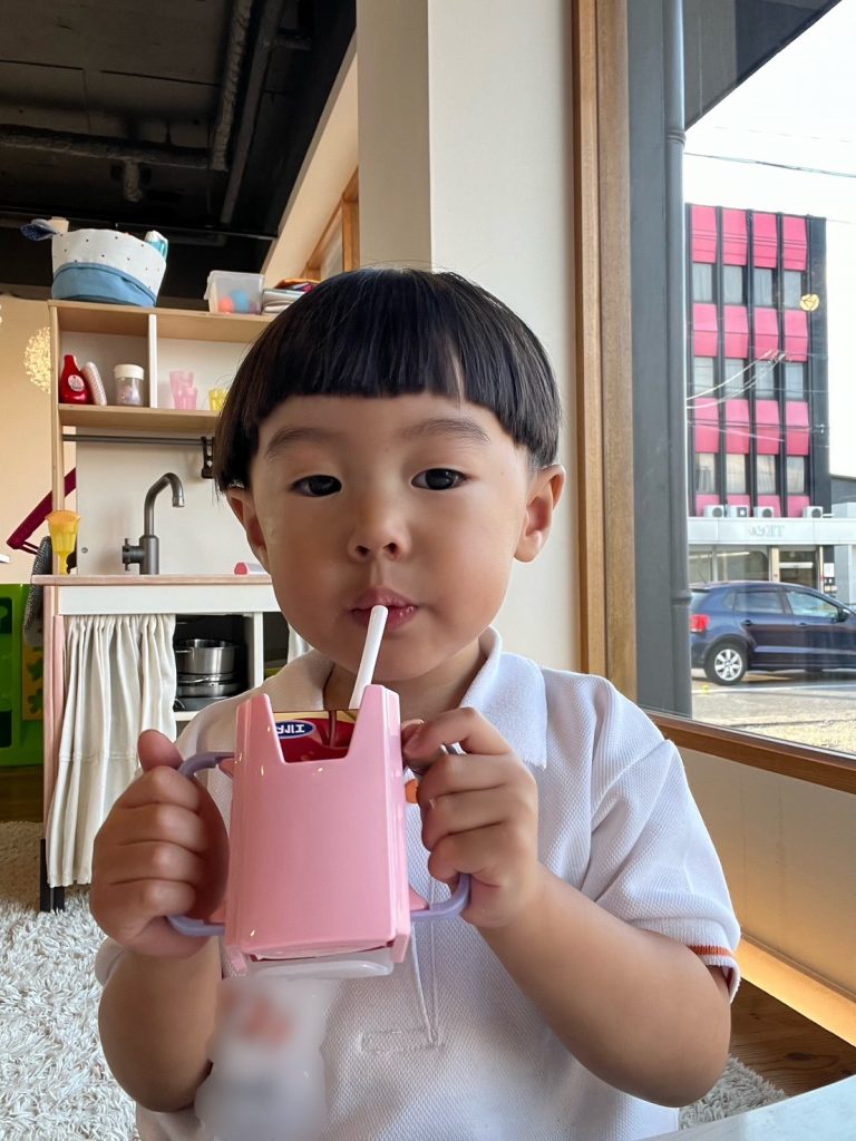(4)グランハウス茜部スタジオキッズスペースの様子