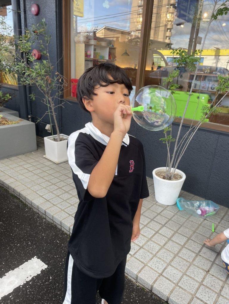 １　グランハウス可児スタジオキッズスペースでの様子