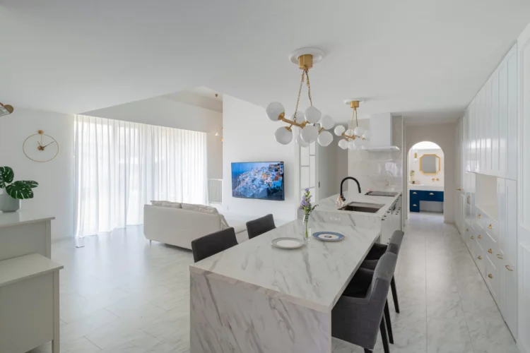 グランハウス-グランハウス一級建築士事務所ー平屋ーアメリカンハウス-LDK-キッチンハウスー造作収納ーホワイト-ゴールド-真鍮-吹き抜けーロフト-飾り棚