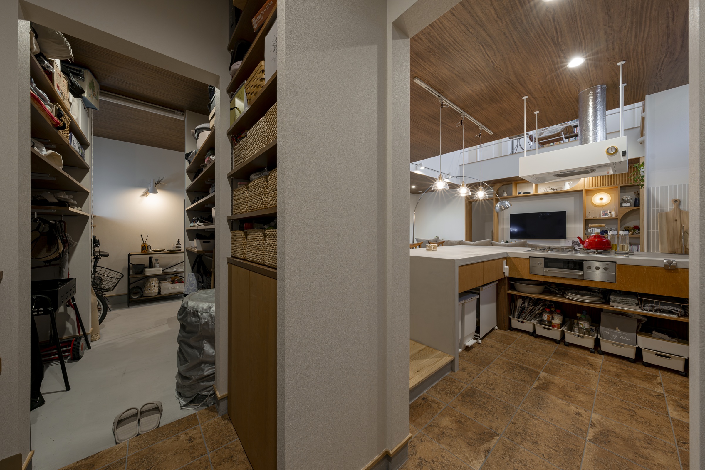 グランハウス-グランハウス一級建築士事務所ーシューズクローク-パントリー-キッチン-家事楽動線