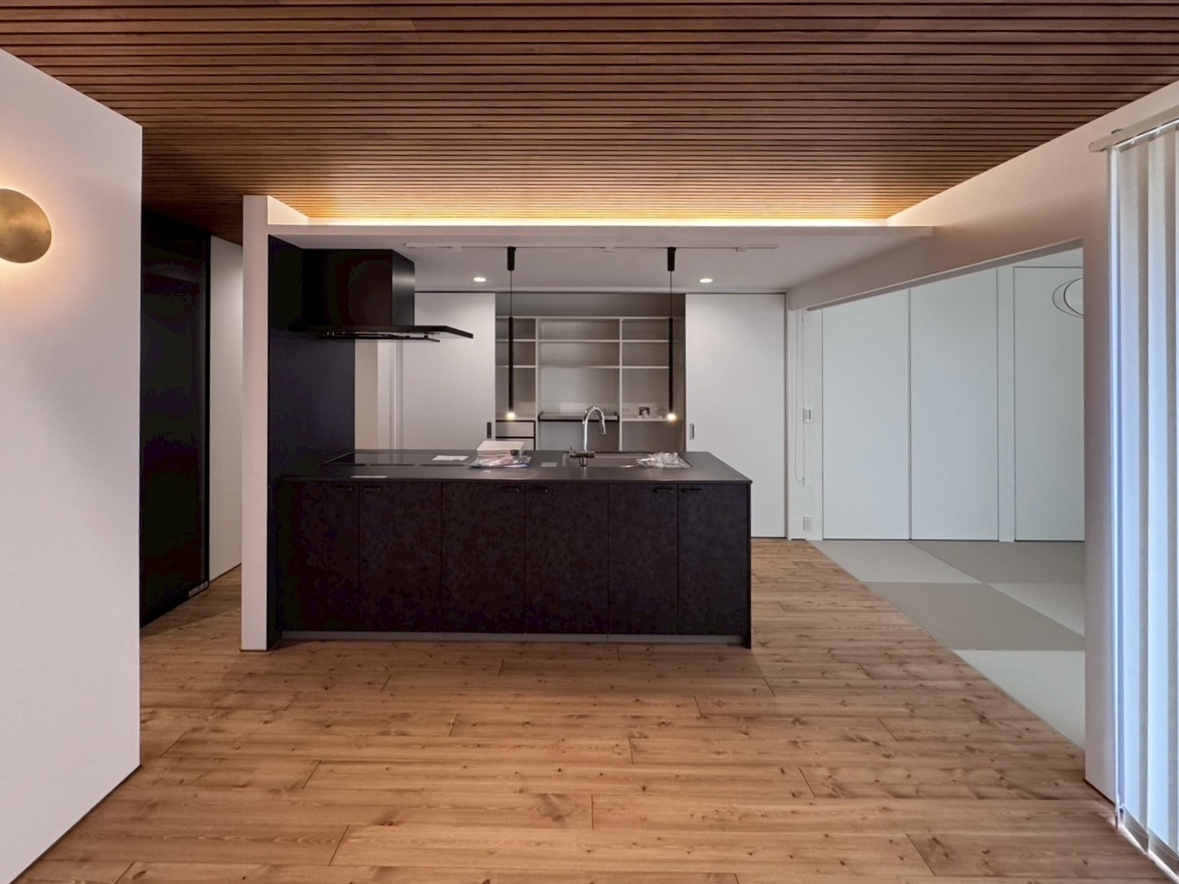 グランハウス‐グランハウス一級建築士事務所‐LDK‐天井‐羽目板‐間接照明‐かっこいいお家