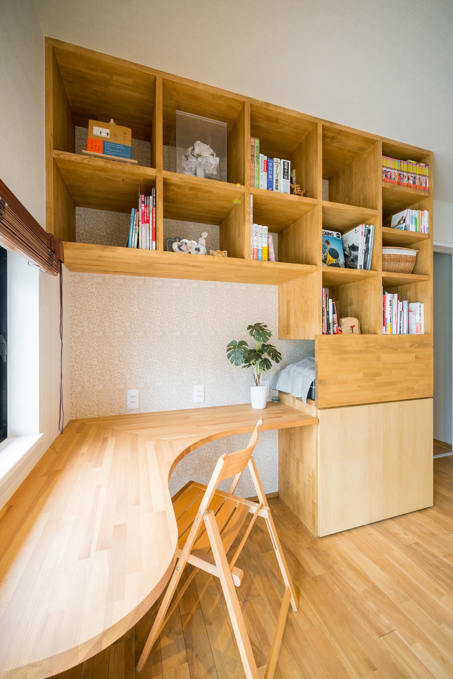 6グランハウス-グランハウス一級建築士事務所-絵本-造作本棚-造作家具-設計士とつくる