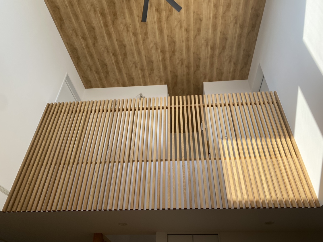 ３グランハウス-グランハウス一級建築士事務所-現場管理-完成物件-吹き抜け-格子-抜け感-視線の抜け-現場のこだわり‐寸法