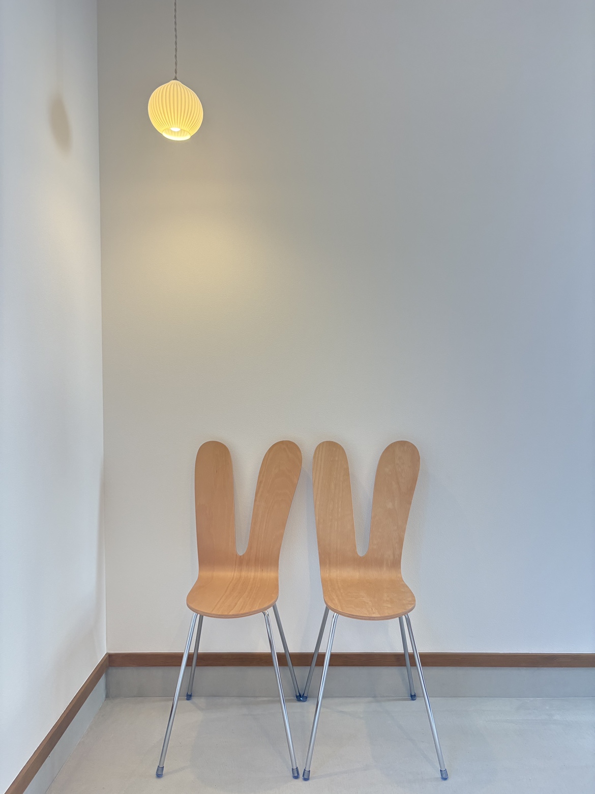 2グランハウス-グランハウス一級建築士事務所-新スタジオオープン-緑区スタジオ-チェア-ラビットチェア