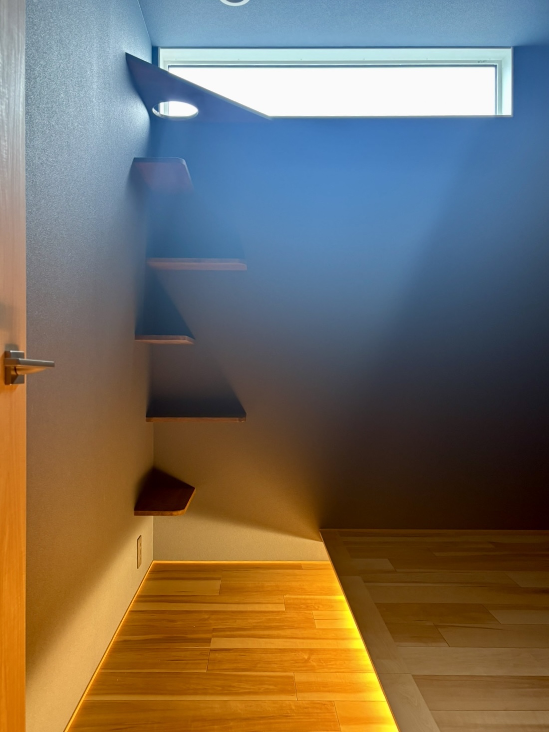 グランハウス-グランハウス一級建築士事務所-現場管理-猫と暮らす家-愛猫家-寝室-キャットウォーク-造作家具