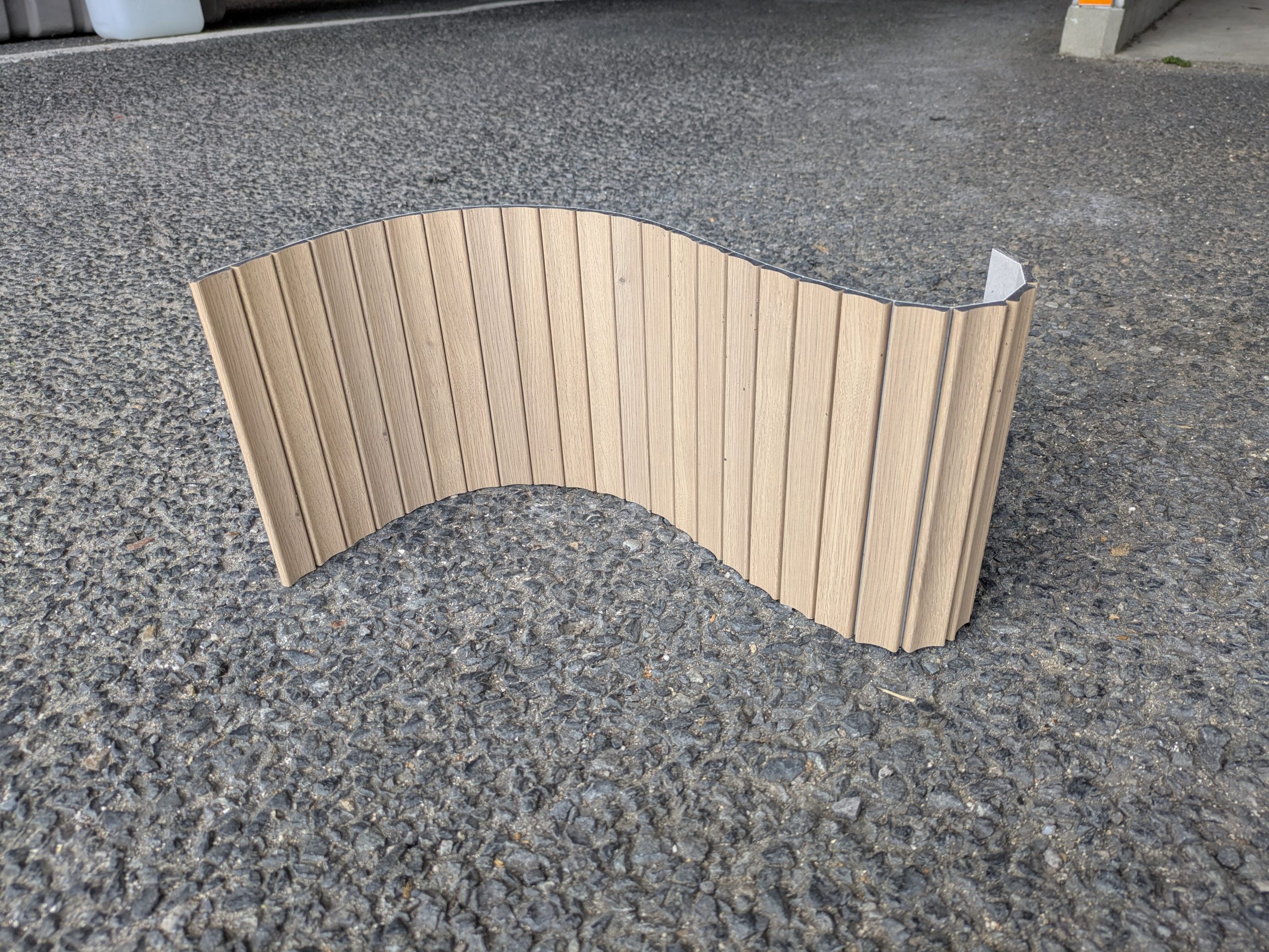 ③グランハウス-グランハウス一級建築士事務所-現場管理-店舗改装-アール壁-R-商材紹介-アイカアール-アイカ工業