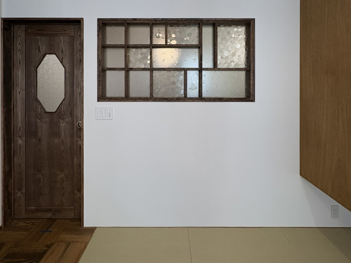 グランハウス-グランハウス一級建築士事務所-現場管理-岐阜-三重-愛知-大阪-解体前の建物のガラスを再利用-思い出をつなぐ-FIX窓